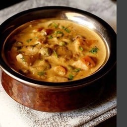 Mix vegetable curry แกงกะหรี่ผักรวมเครื่องเทศสมุนไพร