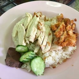 ข้าวมันไก่ไหหลำสันป่าตอง