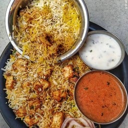 Paneer Biryani with dahi n gravy
