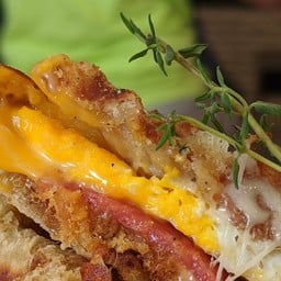 Boran waffle sandwich