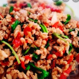 กระเพราหมูสับเป็นกับข้าว