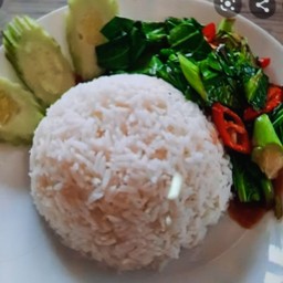 คะน้าน้ำมันหอยราดข้าว