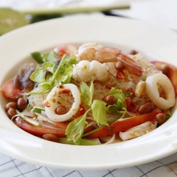 Seafood Glass Noodle Salad ยำวุ้นเส้นทะเล
