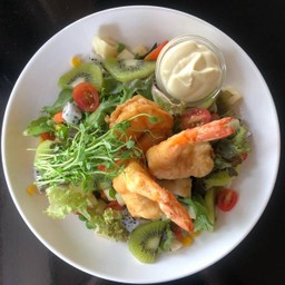 สลัดผลไม้ปูอัดกุ้งทอด ซอสไข่กุ้ง