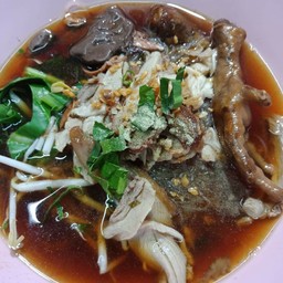 ก๋วยเตี๋ยวไก่ฉีกน้ำ