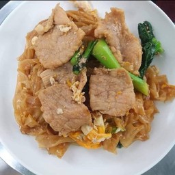 ผัดซีอิ้วเส้นใหญ่