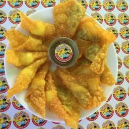 เกี๊ยวกุ้งทอด by ตาต้า ปากคลองรังสิต