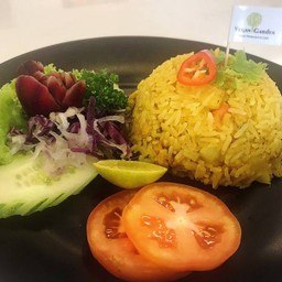 ข้าวผัดผงกะหรี่ทะเล