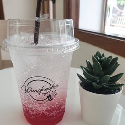 สตอเบอรี่โซดา