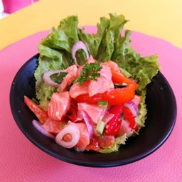 ข้าวหน้ายำแซลม่อน(D)