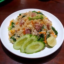 ข้าวผัดแหนม