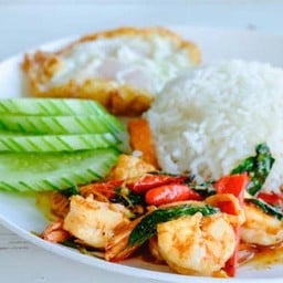 กระเพรา ราดข้าว