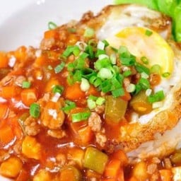 ไข่เจียวทรงเครื่อง ราดข้าว