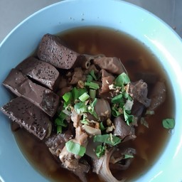ก๋วยจั๊บไม่ไข่  ไม่หมู