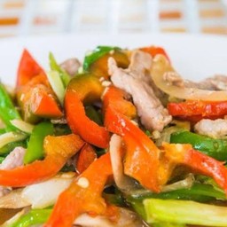 ผัดพริกหยวก (กับข้าว)