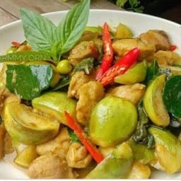 ผัดพริกแกงเขียวหวาน (กับข้าว)