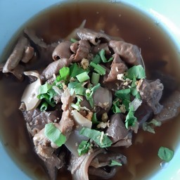 ก๋วยจั๊บ ปอดไส้