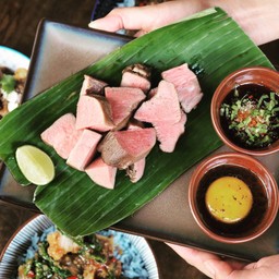 ลิ้นวัว ซูวี จิ้มแจ่ว ไข่ดองทรัฟเฟิ้ล