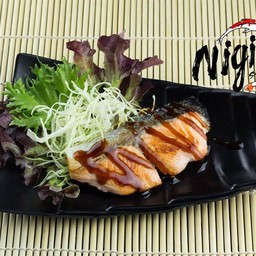 ปลาแซลมอนย่างซีอิ๊ว