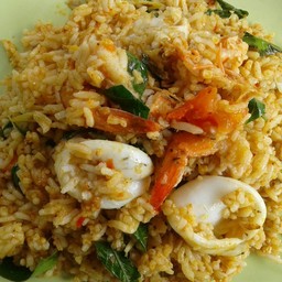ข้าวผัดไข่ใส่ทะเล