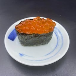 ซูชิหน้าไข่แซลมอน