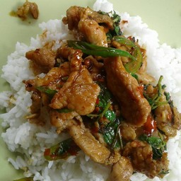 ข้าวกะเพราหมูหมัก