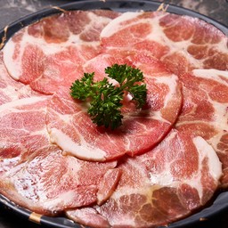 หมูดำสันคอคุโรบุตะ