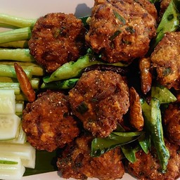 ลาบหมูทอด