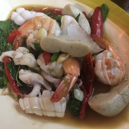 ผัดกะเพราทะเล