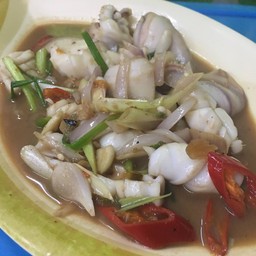 หมึกผัดกะปิ