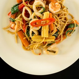สปาเก็ตตี้ผัดขี้เมา กุ้ง