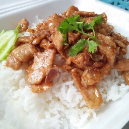 ทอดกระเทียมพริกไทย