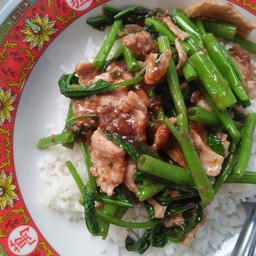 ผัดกะปิโบราณ ใส่ผักบุ้ง