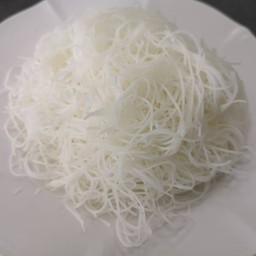 เส้นหมี่ลวก