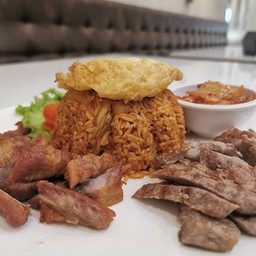 ข้าวผัดกิมจิ หมูสองเกลอ