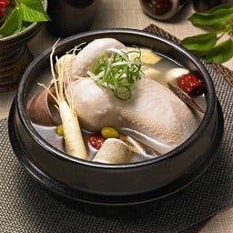พันเกทัง (ไก่ตุ๋นโสมครึ่งตัว) Bungaetung