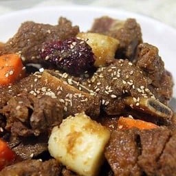 ซี่โครงเนื้อวัวตุ๋น So-Galbijim (M)