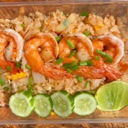 ตกมันส์ (อาหารตามสั่ง หมูทอดเสียบไม้ )