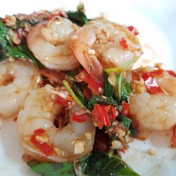 ข้าวกะเพรากุ้ง