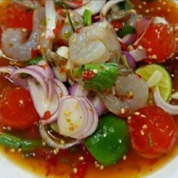 ยำกุ้งสดไข่แดงน้ำปลาร้ายายอ้วด