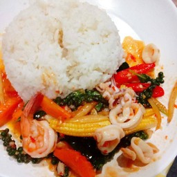 ผัดฉ่าราดข้าว