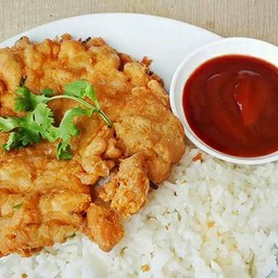 ไข่เจียวปลาหมึกราดข้าว