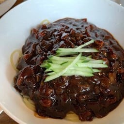 จาจังมย็อน Jajangmyeon