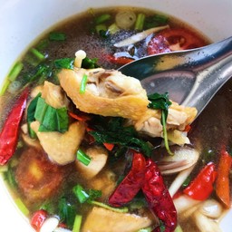 ต้มแซ่บไก่ ใบกระเพรา