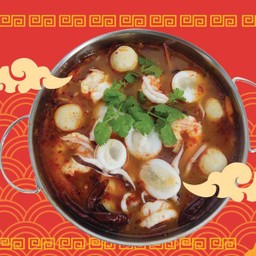 บะหมี่สดต้มยำทะเลหม้อไฟ