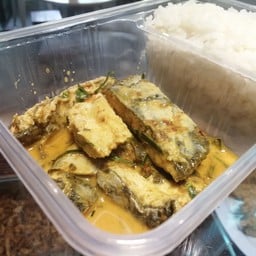 ข้าวฉู่ฉี่ปลาสไลด์เจ