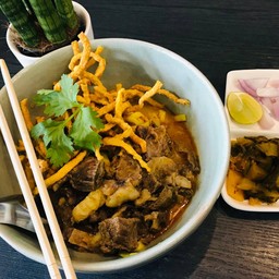 ข้าวซอยเนื้อโคขุน