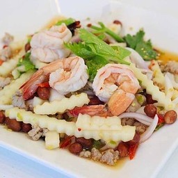 ยำกุ้งสดมะพร้าวอ่อน