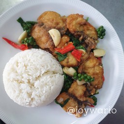 ข้าวราดปลาผัดพริกสด