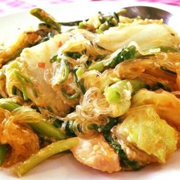 สุกี้แห้ง